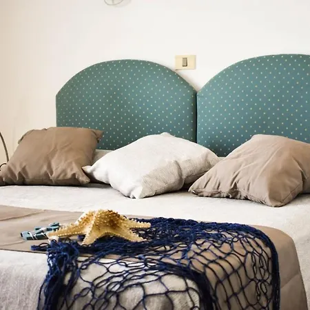 ホテル Embassy ペザロ