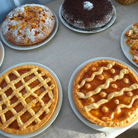 Embassy 3* ペザロ