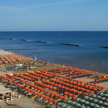 Embassy ホテル 3*