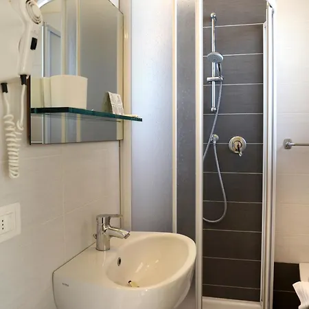 Embassy 3* Пезаро