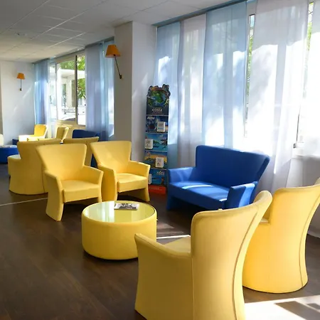 Embassy 3* Пезаро