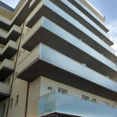Embassy Szálloda Pesaro