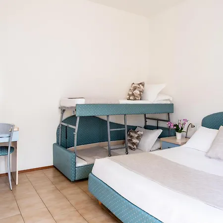 Embassy 3* Пезаро