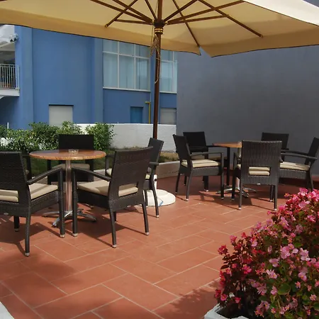 Embassy Hotell