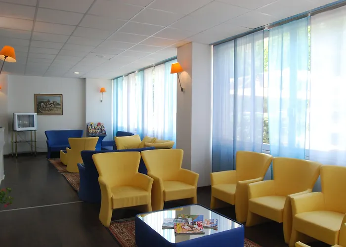 Embassy Szálloda Pesaro